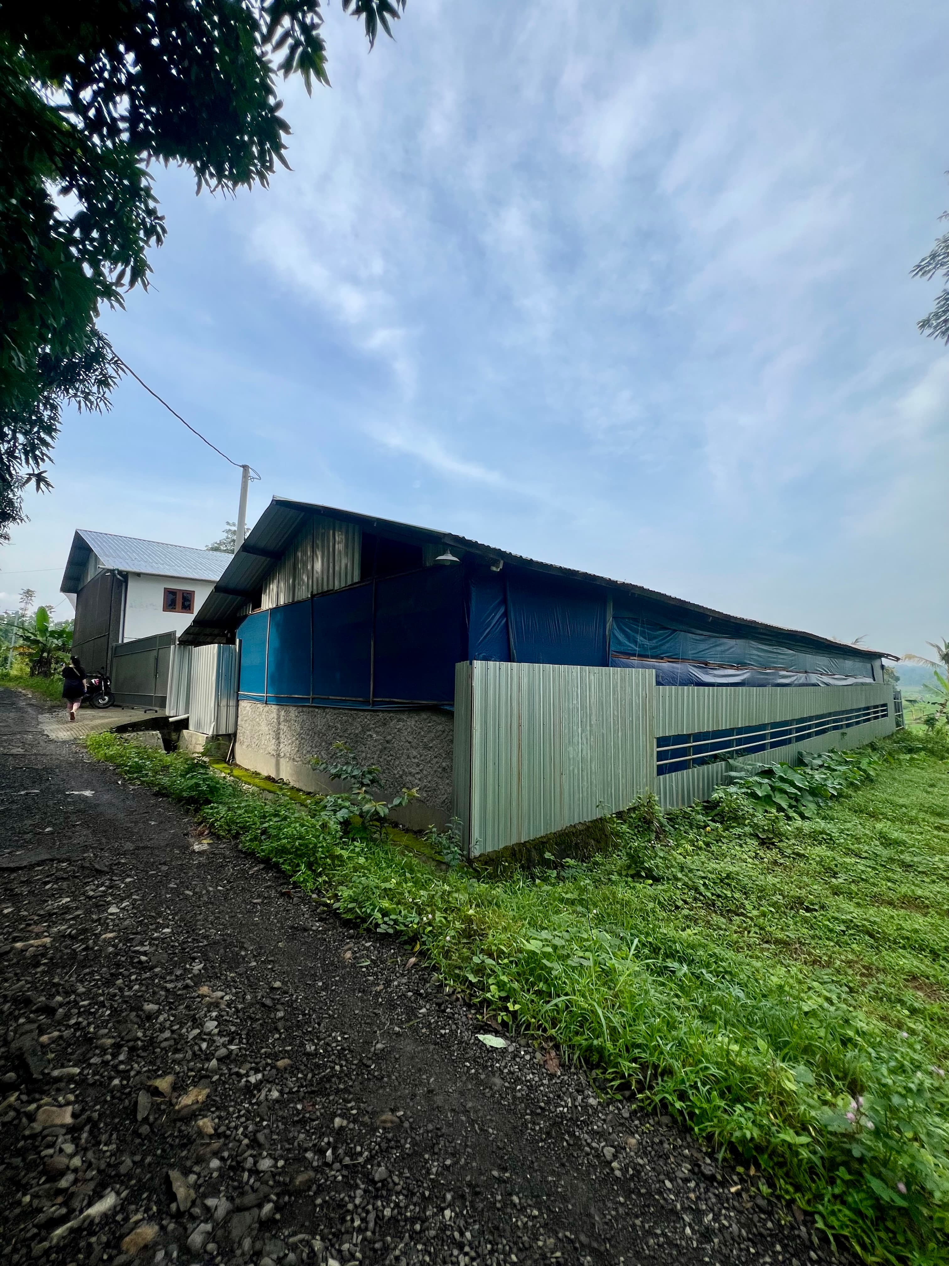 Eksterior kandang besar Tobasa Farm